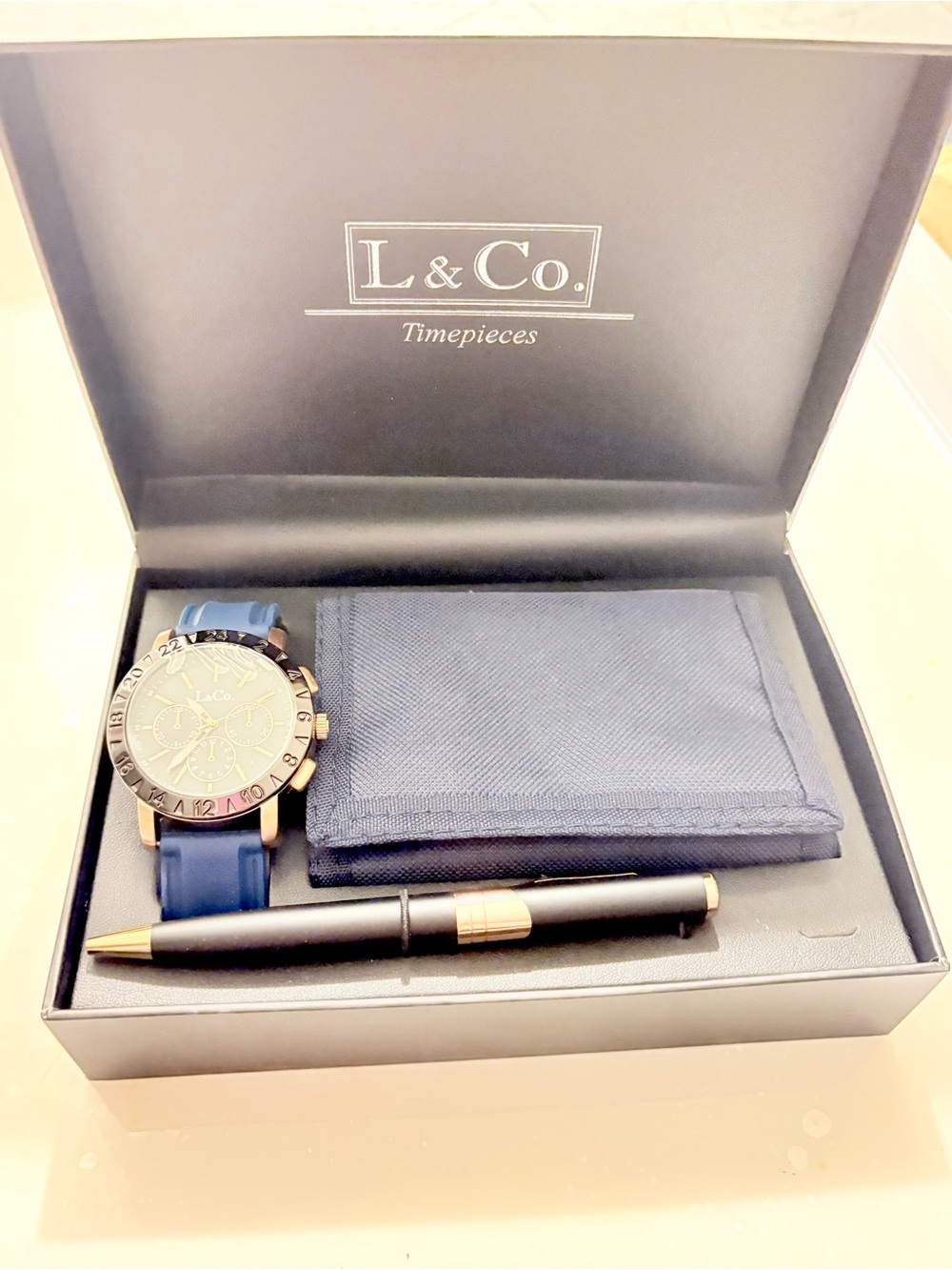 L& Co. Timepieces Quartz
Chronograph Watch Blue Dial
Wallet & Pen Box Set